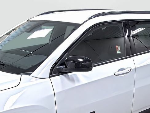 New 2026 Jeep Compass Latitude image 8