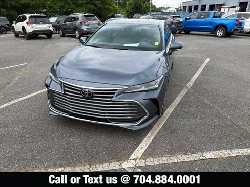 Used 2020 Toyota Avalon Limited FWD image 1