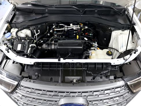 Used 2022 Ford Explorer XLT w/ Equipment Group 202A image 53