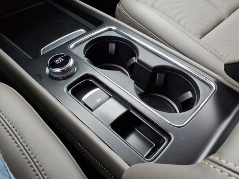 New 2026 Lincoln Corsair Premiere image 20