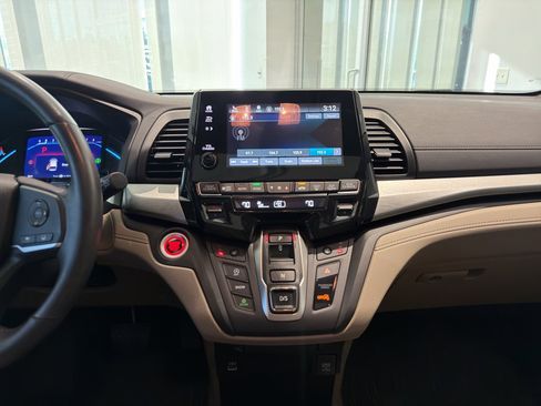 Used 2023 Honda Odyssey EX-L image 18