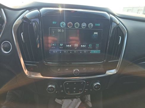 Used 2019 Chevrolet Traverse LT w/ LT Premium Package AWD/4WD image 16