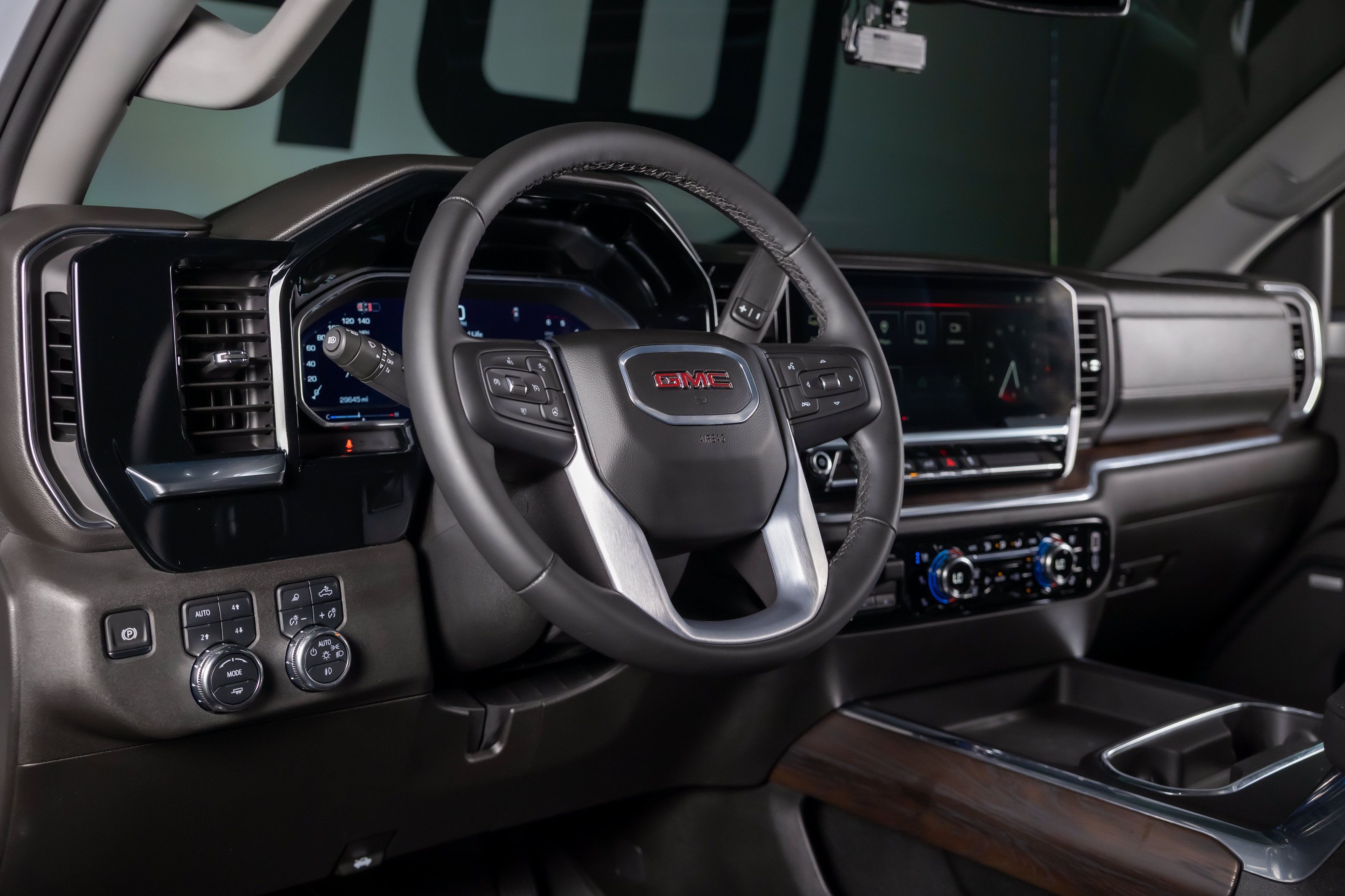 Used 2024 GMC Sierra 2500 SLT w/ SLT Premium Package AWD/4WD image 32