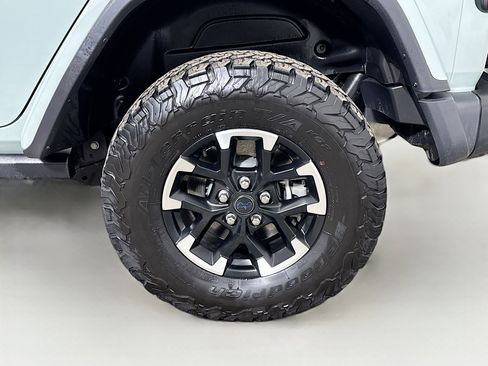 Used 2024 Jeep Wrangler Unlimited Rubicon 4xe AWD/4WD image 27