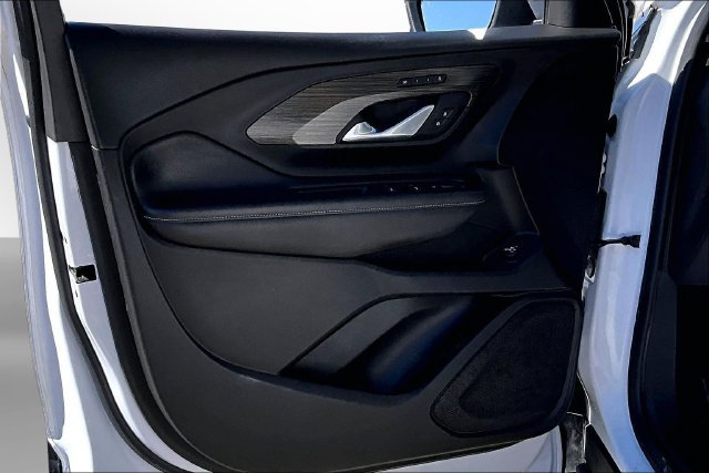 Used 2024 GMC Terrain SLT w/ LPO, Floor Liner Package FWD image 23
