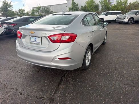Used 2017 Chevrolet Cruze LT w/ Convenience Package FWD image 7