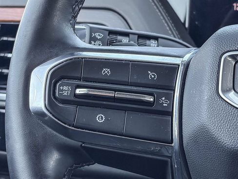 Used 2025 GMC Yukon Denali w/ Sun & Power Step Package AWD/4WD image 23