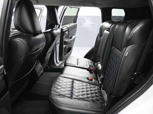 Used 2024 Mitsubishi Outlander SEL FWD image 17