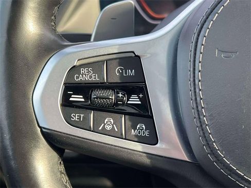 Used 2021 BMW X7 M50i w/ Dynamic Handling Package image 22