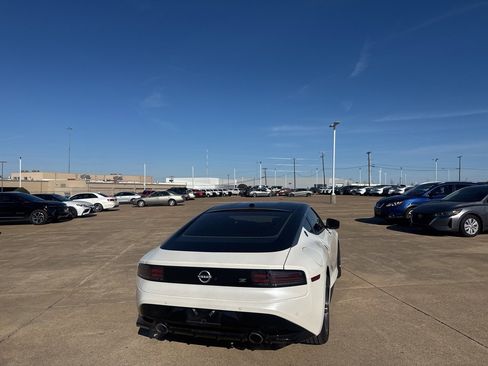 Certified 2025 Nissan Z Sport w/ Floor Mat Package image 22