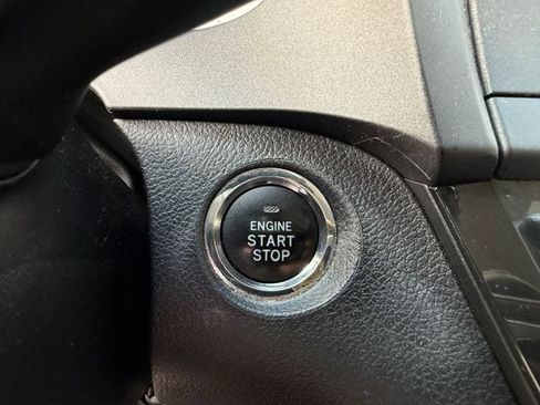 Used 2018 Toyota Sienna SE w/ SE Preferred Package FWD image 20