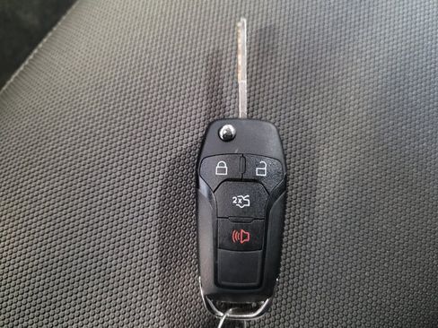 Used 2015 Ford F150 XLT AWD/4WD image 32