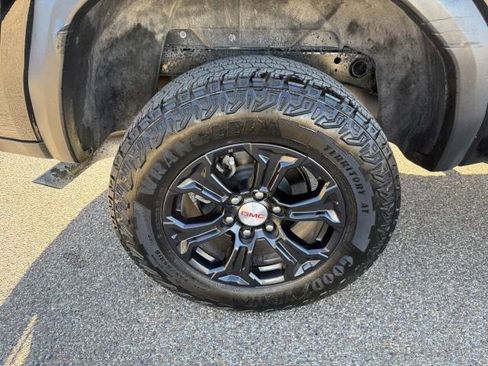 Used 2023 GMC Canyon Elevation w/ Convenience Package image 11