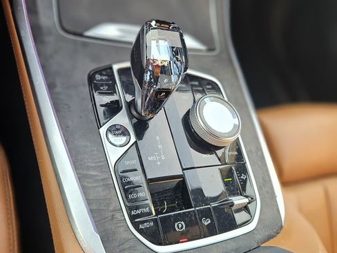 Used 2022 BMW X7 xDrive40i w/ M Sport Package image 3