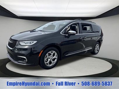 Used 2023 Chrysler Pacifica Limited