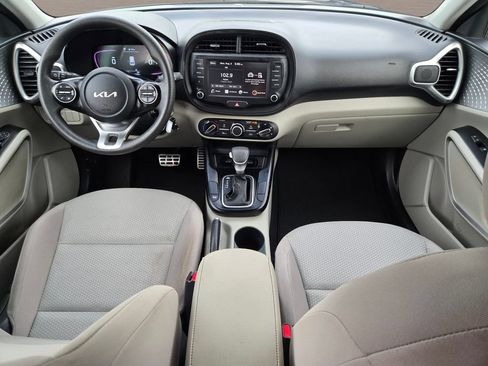 Used 2024 Kia Soul LX w/ Option Group 015 FWD image 15