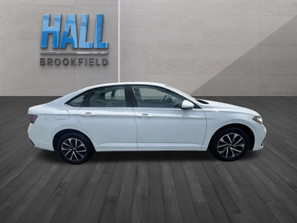 Certified 2025 Volkswagen Jetta S FWD image 8
