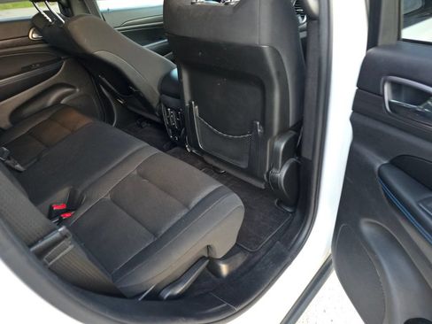 Certified 2018 Jeep Grand Cherokee Laredo AWD/4WD image 33