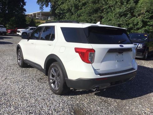 Used 2023 Ford Explorer XLT w/ Equipment Group 202A RWD image 3