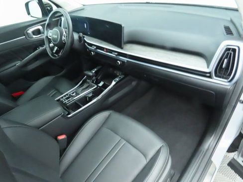 Used 2024 Kia Sorento SX image 18