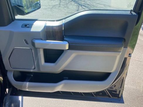 Used 2020 Ford F150 Lariat image 38