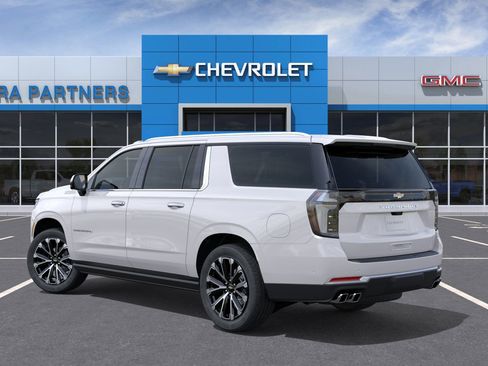 New 2025 Chevrolet Suburban High Country image 3