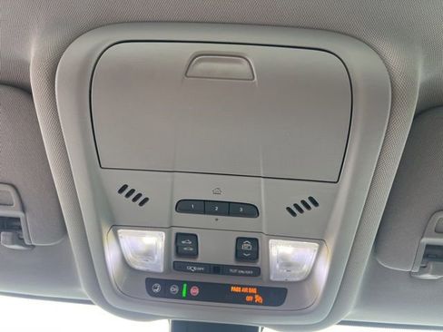 Used 2021 GMC Terrain SLT w/ Infotainment Package II image 31