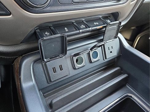 Certified 2017 GMC Sierra 2500 Denali image 21