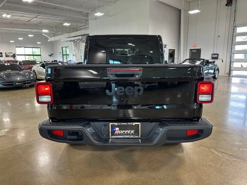 Used 2025 Jeep Gladiator Sport AWD/4WD image 7
