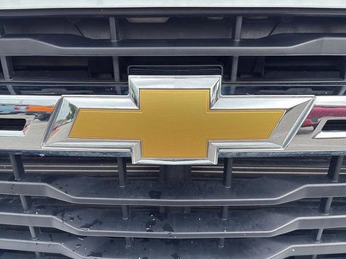 Used 2024 Chevrolet Silverado 2500 LT AWD/4WD image 11