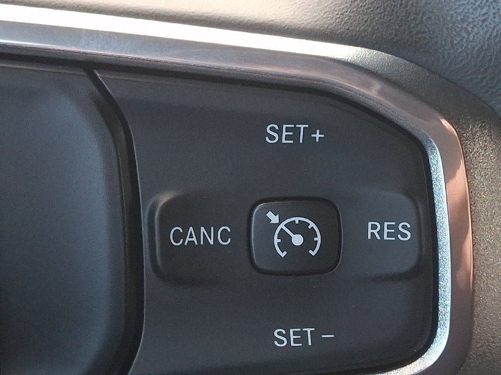 Used 2023 RAM 1500 Laramie AWD/4WD image 22