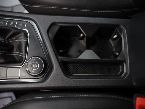 Used 2023 Volkswagen Tiguan SEL R-Line image 32