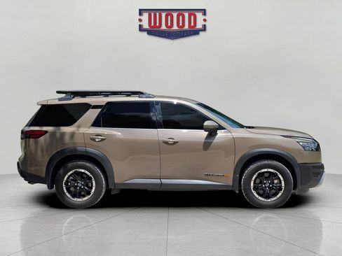 Used 2024 Nissan Pathfinder Rock Creek AWD/4WD image 2