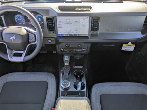 New 2025 Ford Bronco 4-Door image 15