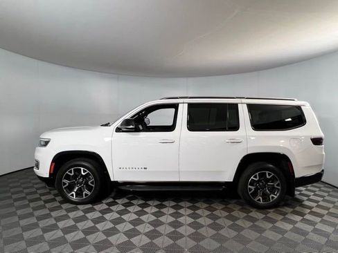 Used 2023 Jeep Wagoneer Series III w/ Rear Seat Video Group 1 image 11