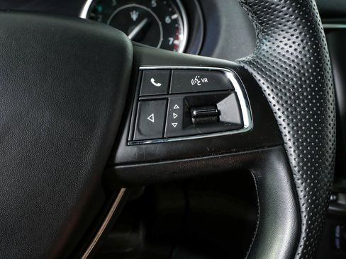 Used 2023 Maserati Levante GT AWD/4WD image 13