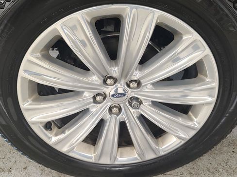 Used 2020 Ford Explorer Limited image 32