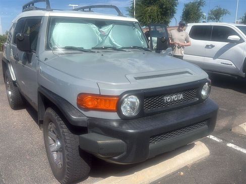 Used 2014 Toyota FJ Cruiser 4WD w/ Upgrade Package image 1
