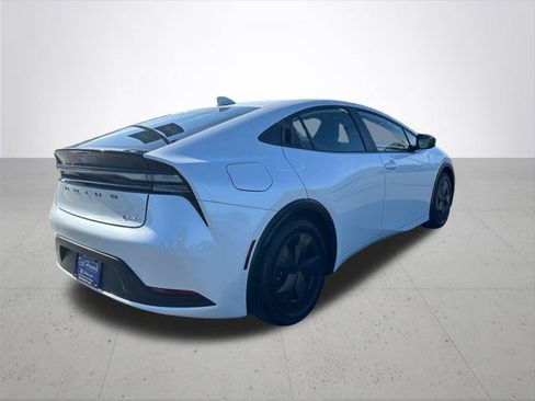 Certified 2025 Toyota Prius Plug-In Hybrid FWD image 8