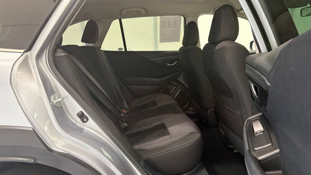 Used 2023 Subaru Outback Premium AWD/4WD image 31