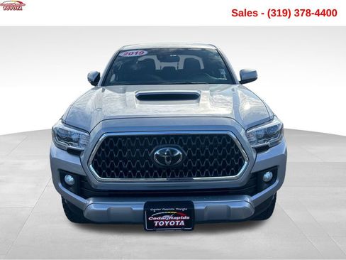 Used 2019 Toyota Tacoma TRD Sport w/ Technology Package AWD/4WD image 10
