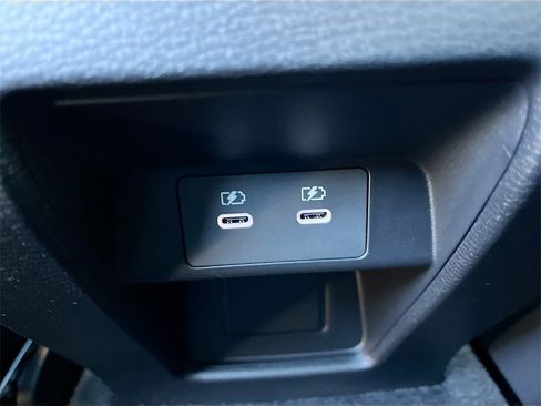 New 2025 Mitsubishi Outlander SE image 27