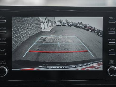 Used 2020 Toyota Corolla LE image 35