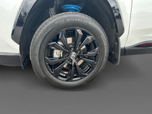 Used 2024 Toyota RAV4 XSE AWD/4WD image 15