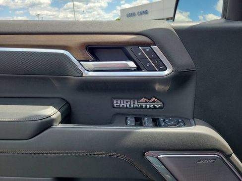 Used 2025 Chevrolet Silverado 1500 High Country w/ Technology Package AWD/4WD image 20