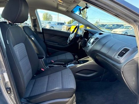 Used 2017 Kia Forte S FWD image 9
