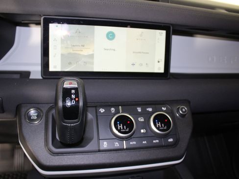 Used 2023 Land Rover Defender 90 S image 15