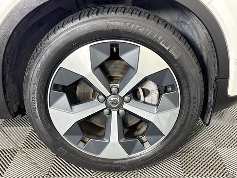 Used 2023 Volvo XC40 B4 Plus w/ Driver Assist Package FWD image 31
