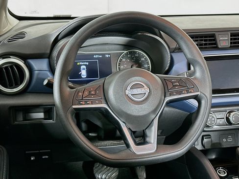 Used 2025 Nissan Versa SV FWD image 17