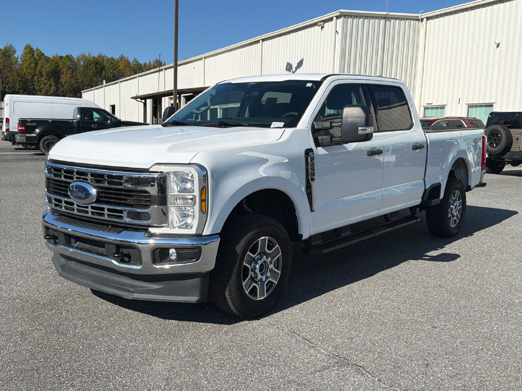 Used 2025 Ford F250 XLT AWD/4WD image 3